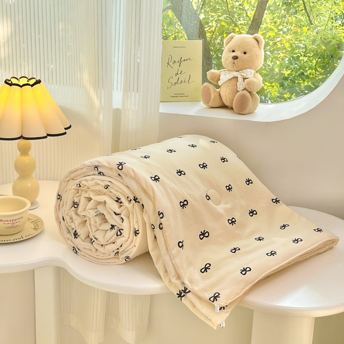 91家纺网 家纺一手货源 找家纺 星巴k家纺 2025糯糯棉A类大豆蛋白纤维夏凉被双层纱水洗棉夏被大豆被 蝴蝶结