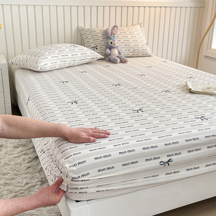 91家纺网 家纺一手货源 找家纺 芯元素 2025新款针织双层纱印花床笠 时尚小咪