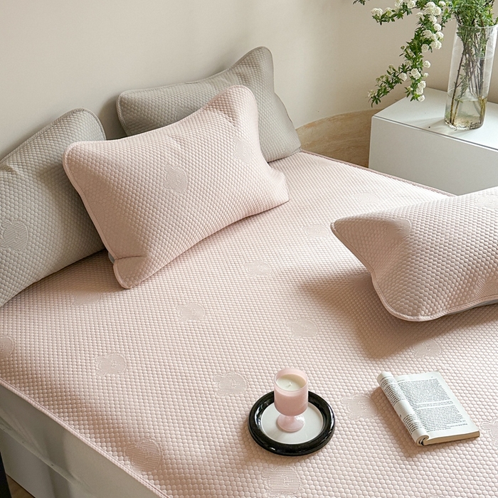 91家纺网 家纺一手货源 找家纺 凉百百 2025新款3D豆豆凉感凉席系列-小熊 少女粉