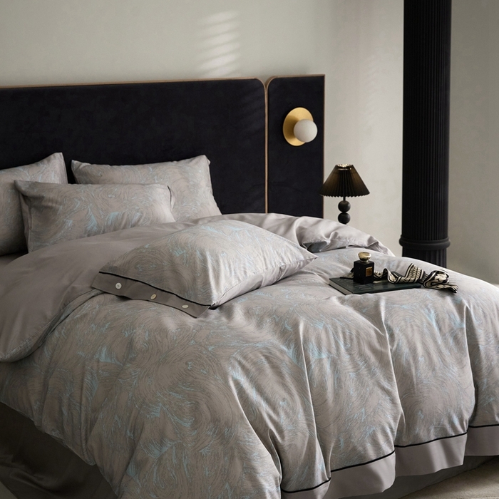 91家纺网 家纺一手货源 找家纺 金奇达2025新款【浮光花漾】-茧养莱赛尔四件套（标准号全网控价（折后券后）不低于258元） 罗宾灰