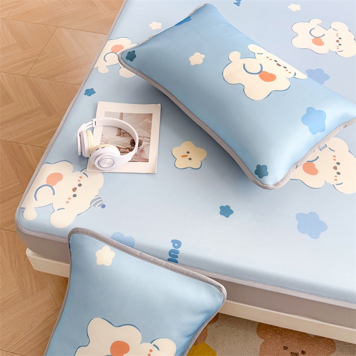 91家纺网 家纺一手货源 找家纺 雯豆家纺 2025夏季新品碳光冰丝凉席床笠款三件套印花小清新绑带冰丝席床罩 碳光冰丝席-床笠款-星星狗