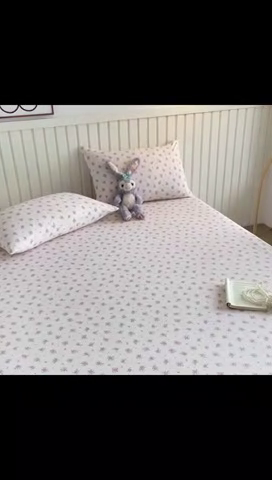 91家纺网 家纺一手货源 找家纺 芯元素 2025新款针织双层纱印花床笠 安琪拉