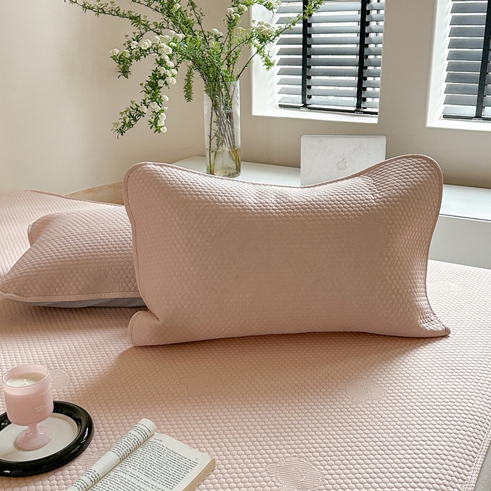 91家纺网 家纺一手货源 找家纺 凉百百 2025新款3D豆豆凉感凉席系列-小熊 少女粉