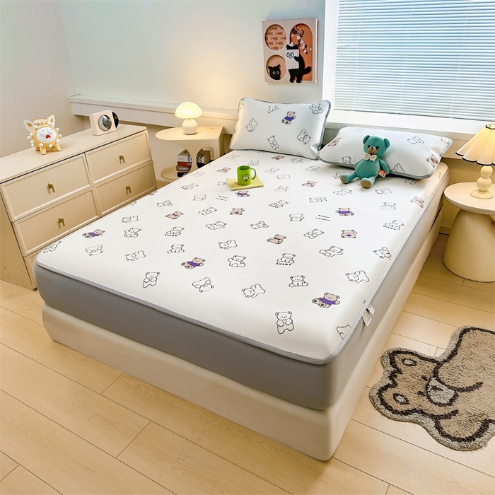 91家纺网 家纺一手货源 找家纺 雯豆家纺 2025夏季新品冰藤印花床笠三件套加厚冰丝软藤席小清新印花床罩单件 冰藤席-床笠款-米洛熊