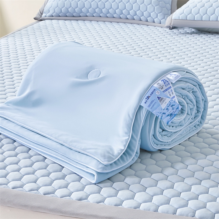 91家纺网 家纺一手货源 找家纺 雯豆家纺 2025夏季新品100%锦纶纯色凉感夏被空调被7A抗菌薄被子可机洗被芯 小冰皮锦纶夏被-希腊蓝