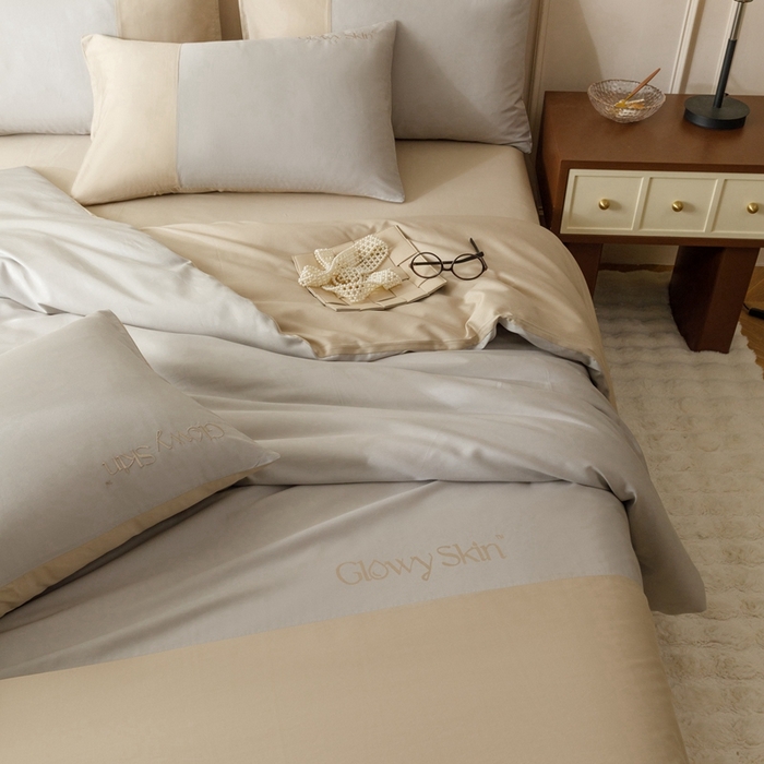 91家纺网 家纺一手货源 找家纺 金奇达2025新款【黛拉】-茧养莱赛尔四件套（标准号全网控价（折后券后）不低于228元） 黛拉-咖灰