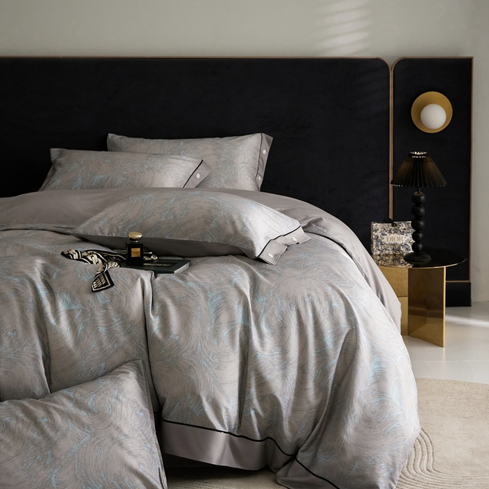 91家纺网 家纺一手货源 找家纺 金奇达2025新款【浮光花漾】-茧养莱赛尔四件套（标准号全网控价（折后券后）不低于258元） 罗宾灰