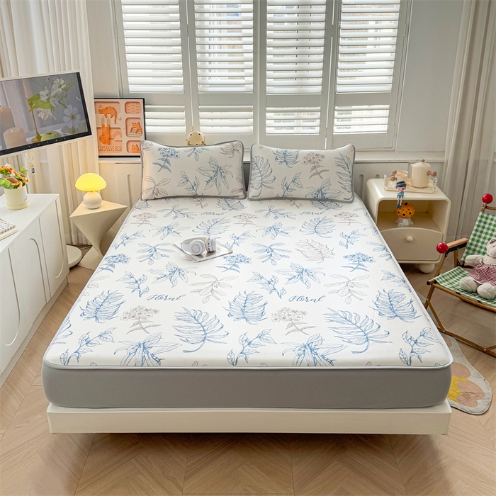 91家纺网 家纺一手货源 找家纺 雯豆家纺 2025夏季新品碳光冰丝凉席床笠款三件套印花小清新绑带冰丝席床罩 碳光冰丝席-床笠款-迷失