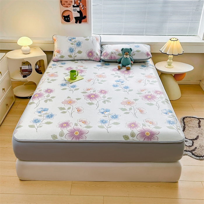 91家纺网 家纺一手货源 找家纺 雯豆家纺 2025夏季新品冰藤印花床笠三件套加厚冰丝软藤席小清新印花床罩单件 冰藤席-床笠款-出水芙蓉