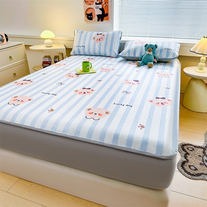 91家纺网 家纺一手货源 找家纺 雯豆家纺 2025夏季新品冰藤印花床笠三件套加厚冰丝软藤席小清新印花床罩单件 冰藤席-床笠款-熊先生