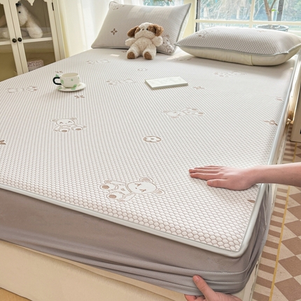 91家纺网 家纺一手货源 找家纺 （总）卡伦2025新款凉感丝凉豆豆凉席床笠提花系列