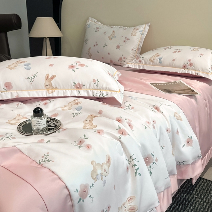 91家纺网 家纺一手货源 找家纺 佳品居 2025新款直播水洗天丝夏被冰丝夏凉被空调被四件套 花晨兔