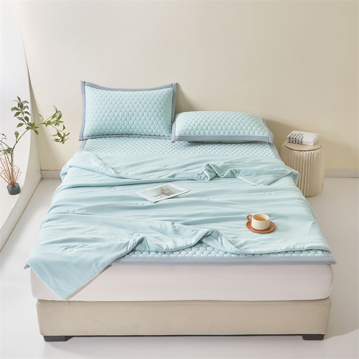 91家纺网 家纺一手货源 找家纺 雯豆家纺 2025夏季新品100%锦纶纯色凉感夏被空调被7A抗菌薄被子可机洗被芯 小冰皮锦纶夏被-淡水蓝