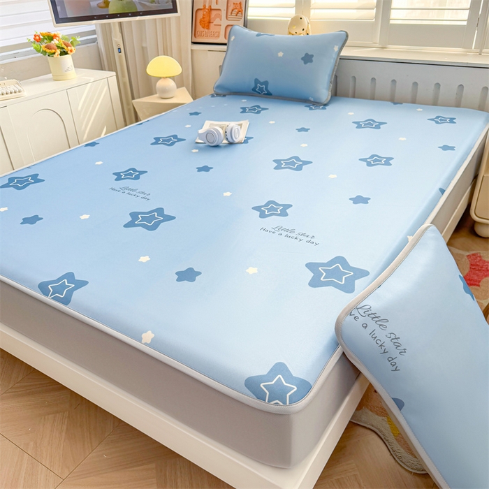 91家纺网 家纺一手货源 找家纺 雯豆家纺 2025夏季新品碳光冰丝凉席床笠款三件套印花小清新绑带冰丝席床罩 碳光冰丝席-床笠款-浩瀚星辰