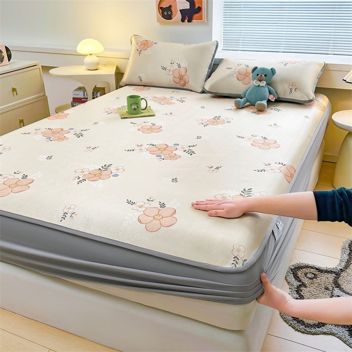 91家纺网 家纺一手货源 找家纺 雯豆家纺 2025夏季新品冰藤印花床笠三件套加厚冰丝软藤席小清新印花床罩单件 冰藤席-床笠款-邂逅