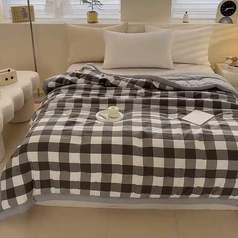 91家纺网 家纺一手货源 找家纺 爱宝被业 2025新款无印风新疆棉花夏被 100%新疆棉花 蜜语