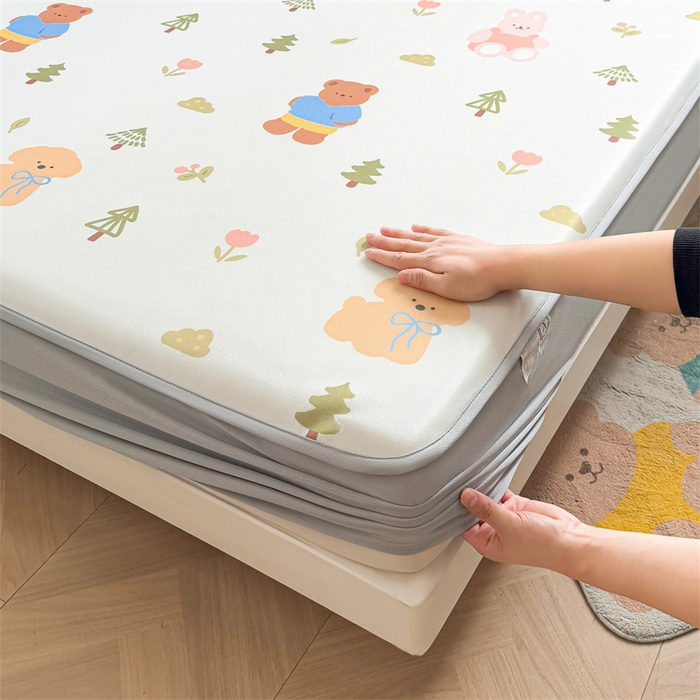 91家纺网 家纺一手货源 找家纺 雯豆家纺 2025夏季新品碳光冰丝凉席床笠款三件套印花小清新绑带冰丝席床罩 碳光冰丝席-床笠款-动物乐园