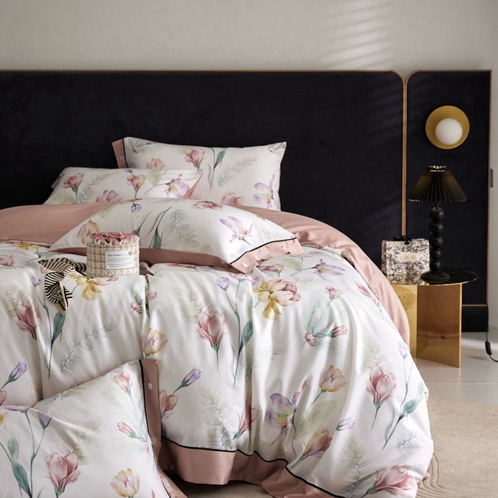 91家纺网 家纺一手货源 找家纺 金奇达2025新款【浮光花漾】-茧养莱赛尔四件套（标准号全网控价（折后券后）不低于258元） 悦颜粉