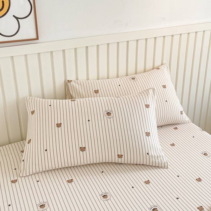 91家纺网 家纺一手货源 找家纺 芯元素 2025新款针织双层纱印花床笠 绅士小熊