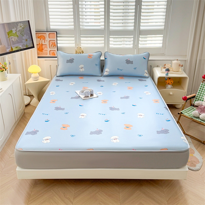 91家纺网 家纺一手货源 找家纺 雯豆家纺 2025夏季新品碳光冰丝凉席床笠款三件套印花小清新绑带冰丝席床罩 碳光冰丝席-床笠款-旺财