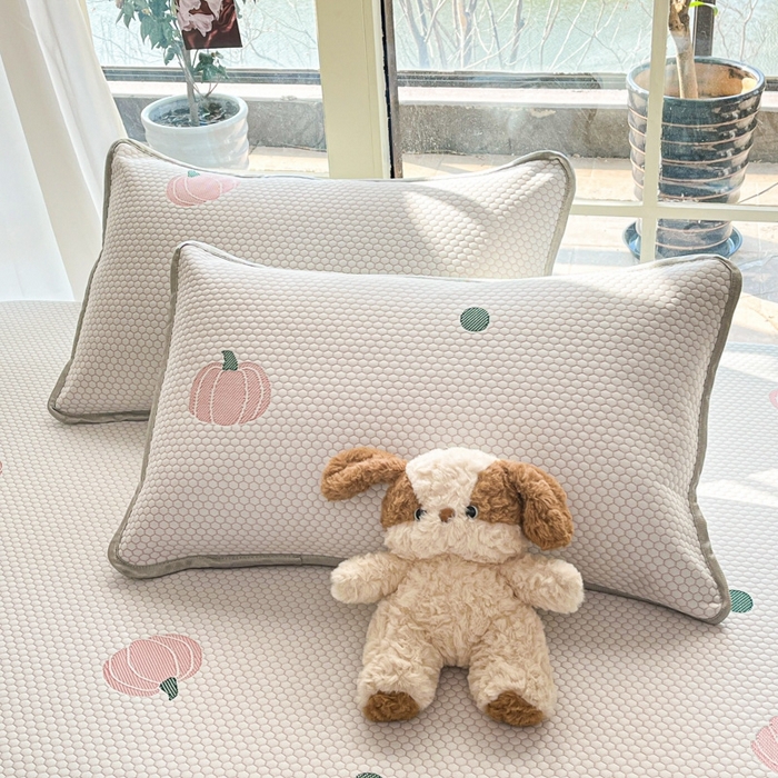 91家纺网 家纺一手货源 找家纺 卡伦2025新款凉感丝凉豆豆凉席床笠提花系列 凉豆豆-南瓜粉