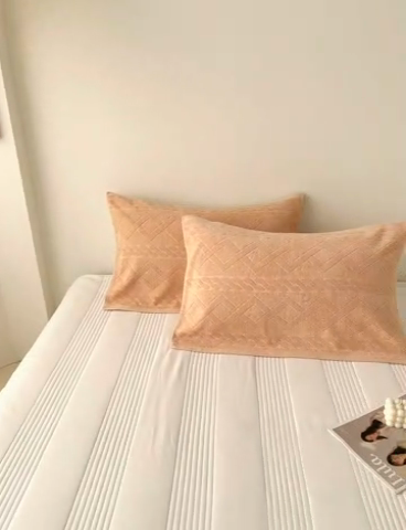 91家纺网 家纺一手货源 找家纺 悦然毛巾被 2025新款全棉老式枕巾毛圈款 旧时光咖啡一只