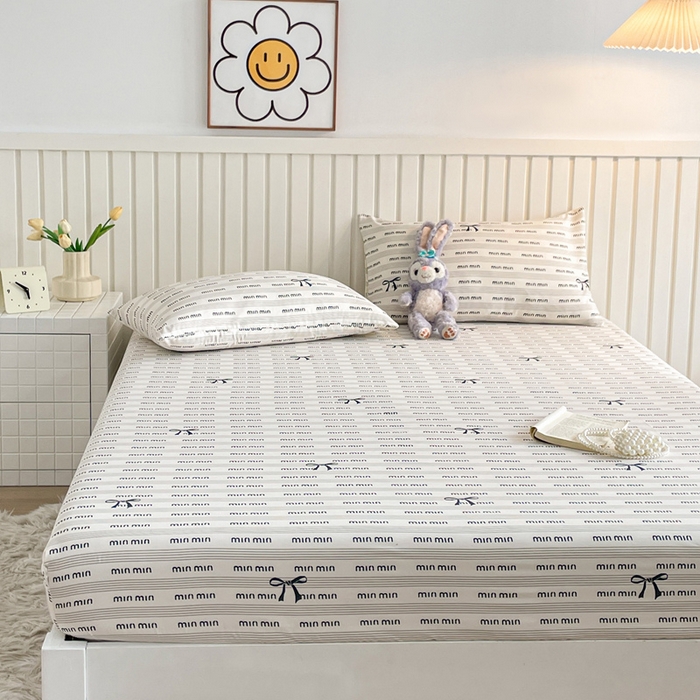 91家纺网 家纺一手货源 找家纺 芯元素 2025新款针织双层纱印花床笠 时尚小咪