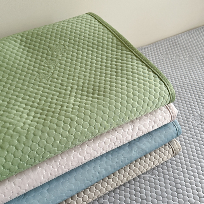 91家纺网 家纺一手货源 找家纺 凉百百 2025新款3D豆豆凉感凉席系列-小米粒 组合图仅供展示