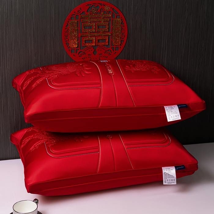 91家纺网 家纺一手货源 找家纺 （总）糖果枕芯 新款龙凤呈祥满版刺绣婚庆枕大红羽丝绒枕头枕芯