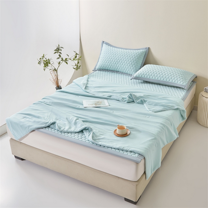 91家纺网 家纺一手货源 找家纺 雯豆家纺 2025夏季新品100%锦纶纯色凉感夏被空调被7A抗菌薄被子可机洗被芯 小冰皮锦纶夏被-淡水蓝