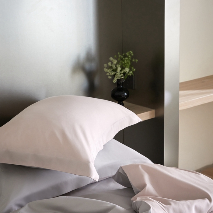 91家纺网 家纺一手货源 找家纺 金奇达2025新款【可芙】-轻氧水光天丝棉四件套（标准号全网控价（折后券后）不低于238元） 可芙-粉+灰