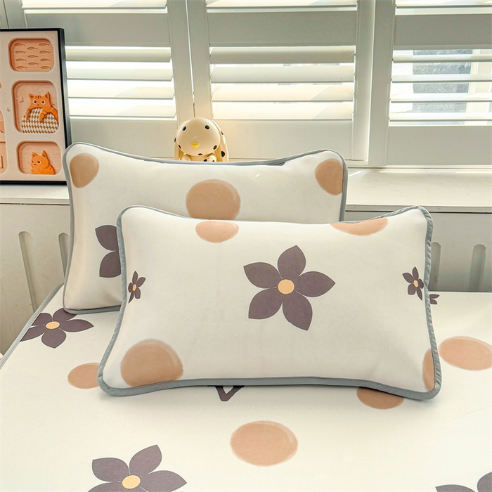 91家纺网 家纺一手货源 找家纺 雯豆家纺 2025夏季新品碳光冰丝凉席床笠款三件套印花小清新绑带冰丝席床罩 碳光冰丝席-床笠款-五瓣花