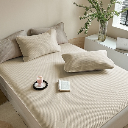 凉百百 2025新款3D豆豆凉感凉席系列-小熊 香槟