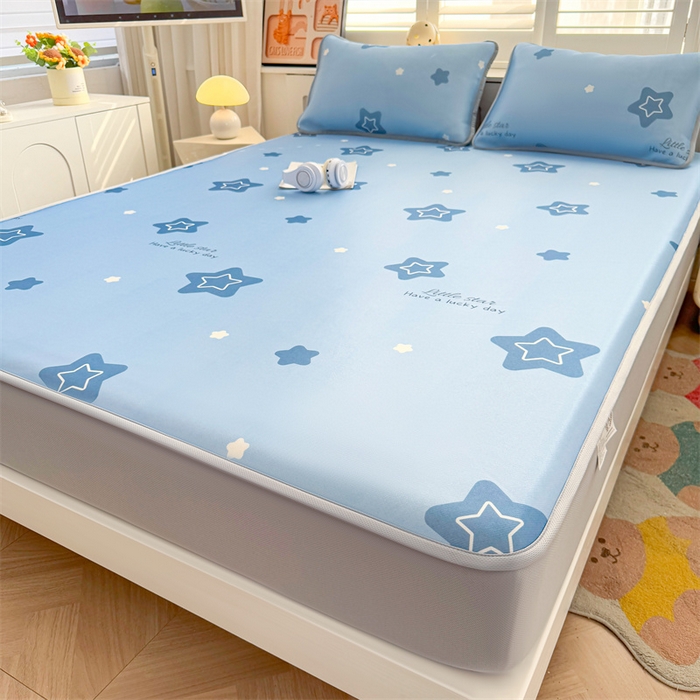 91家纺网 家纺一手货源 找家纺 雯豆家纺 2025夏季新品碳光冰丝凉席床笠款三件套印花小清新绑带冰丝席床罩 碳光冰丝席-床笠款-浩瀚星辰