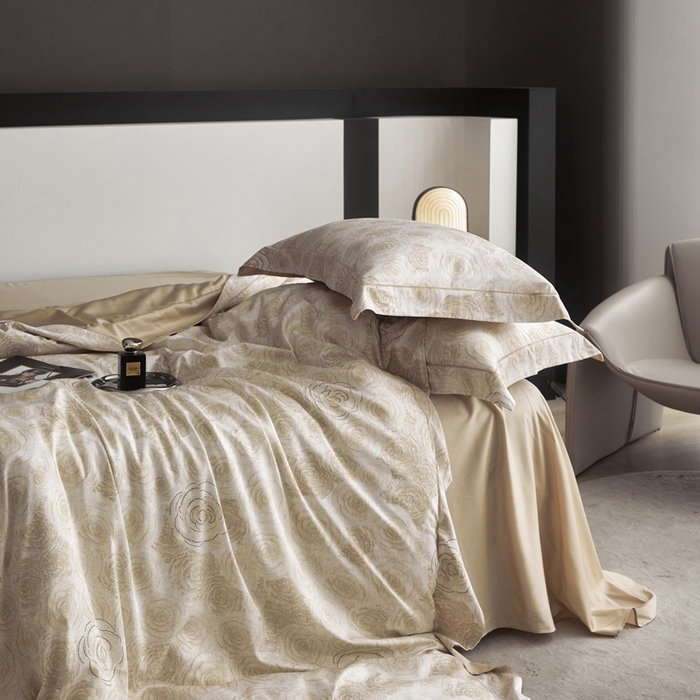 91家纺网 家纺一手货源 找家纺 金奇达2025新款【 巴赫之音】-茧养莱赛尔四件套（标准号全网控价（折后券后）不低于258元） 卡洛琳-香槟