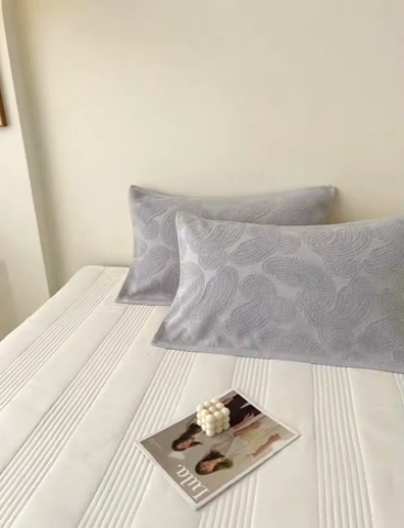 91家纺网 家纺一手货源 找家纺 悦然毛巾被 2025新款全棉老式枕巾毛圈款 海派旧韵浅灰一只