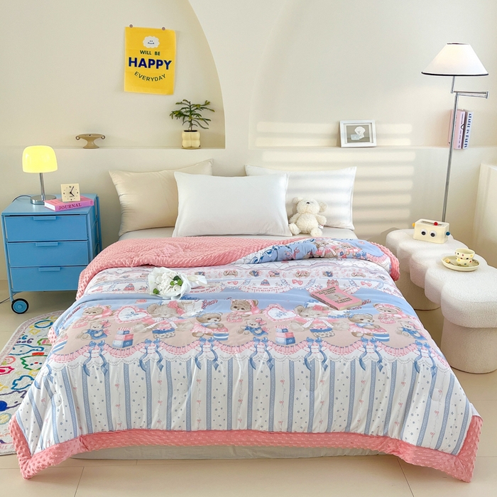 91家纺网 家纺一手货源 找家纺 爱宝被业 2025新款豆豆夏被 嘟嘟熊