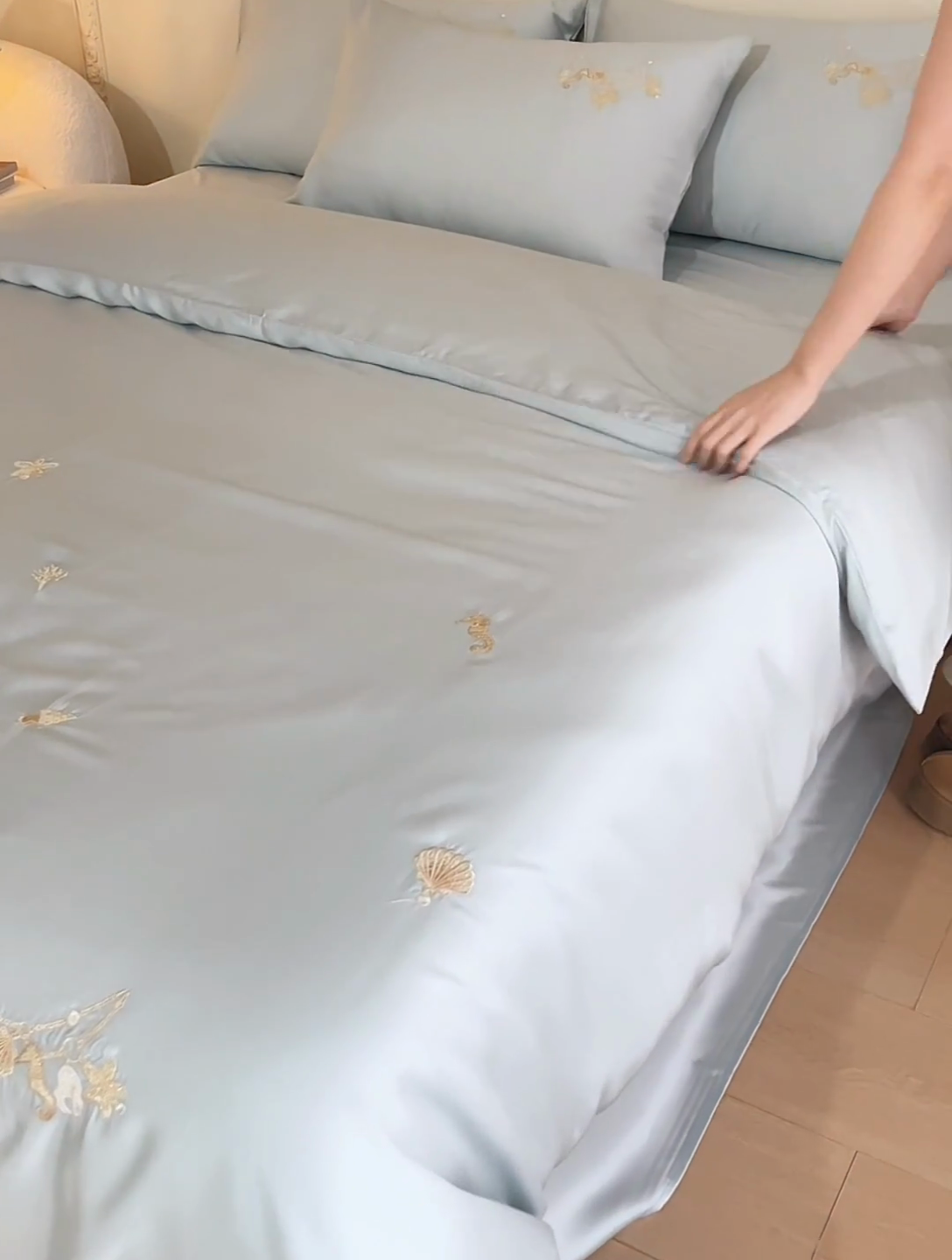 91家纺网 家纺一手货源 找家纺 千朵森 2025新款60s奥地利进口兰精天丝四件套-星慕 星慕-电光蓝