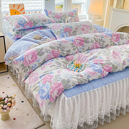 提花大世界 2025直播爆款全棉活性印花夹棉床盖床裙花边四件套 偶遇花开