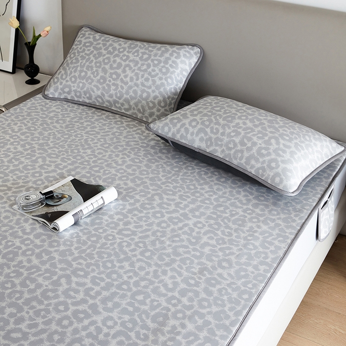 91家纺网 家纺一手货源 找家纺 千朵森 2025新款冰岛冰感丝床笠款凉席三件套-风格一 冰岛-山茶灰