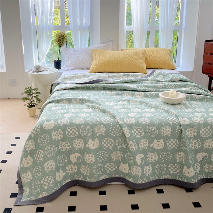 91家纺网 家纺一手货源 找家纺 萌飞 2025新款a类全棉三层纱多功能毛巾被盖毯床单夏被空调被 百变猫咪-绿