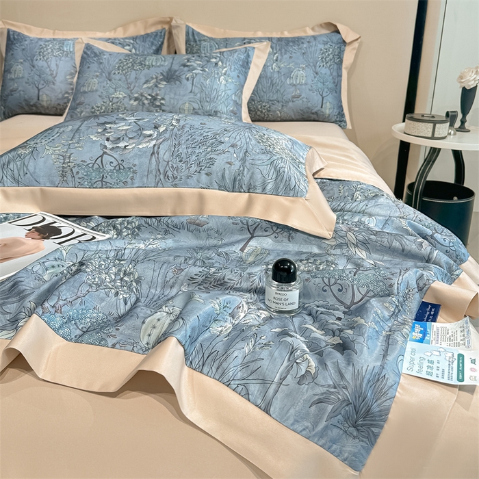 91家纺网 家纺一手货源 找家纺 笙意家纺 2025新款水洗冰丝数码印花拼角宽边夏被 菲尔德-卡其