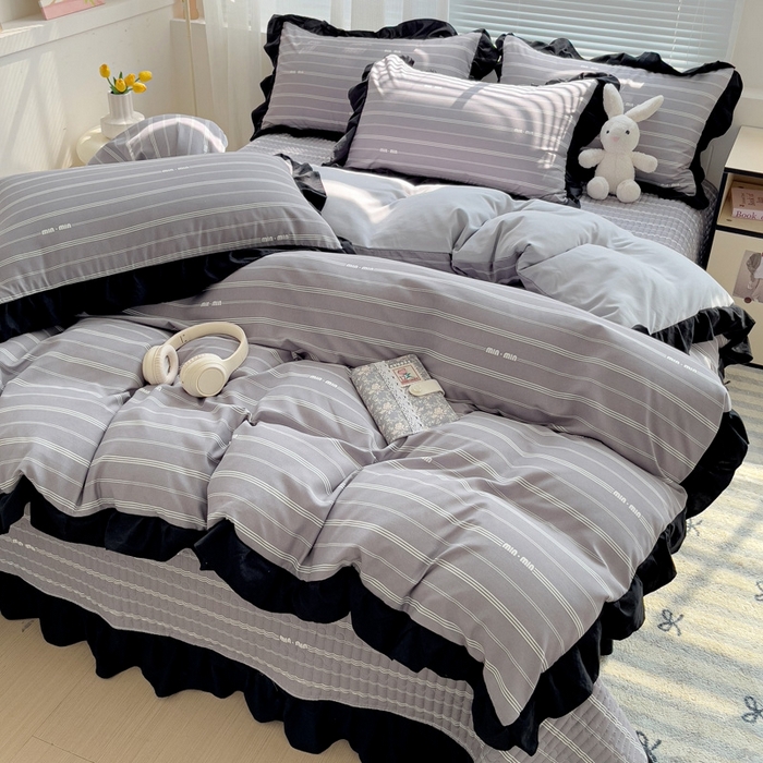 91家纺网 家纺一手货源 找家纺 富米莱（原臻工厂）2025新款A类针织双层纱赫本风床盖四件套 灰色条纹