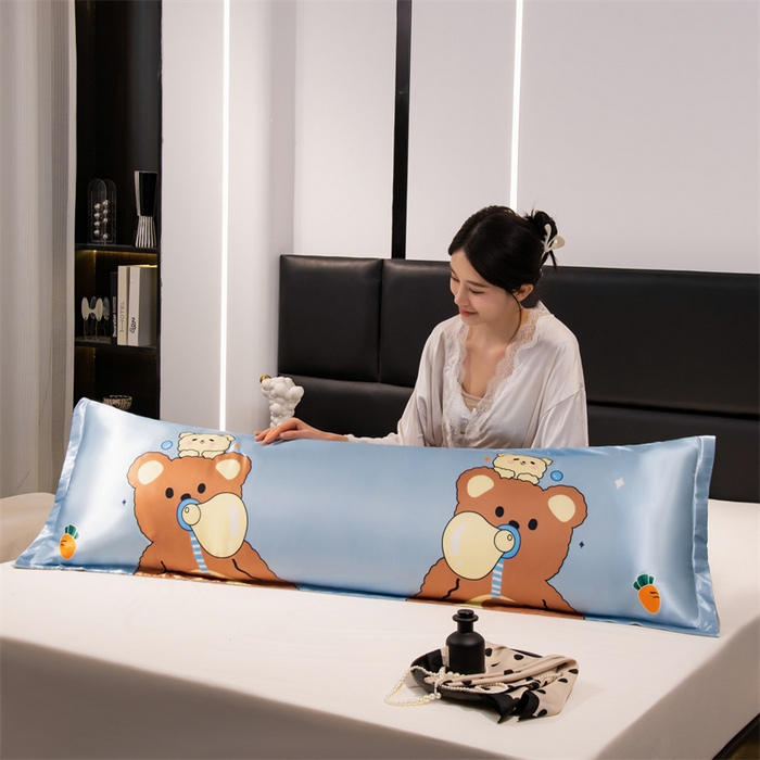 91家纺网 家纺一手货源 找家纺 梦舒羽 2025新款可水洗冰丝双人枕套凉爽情侣枕头套枕芯套 乖巧熊宝