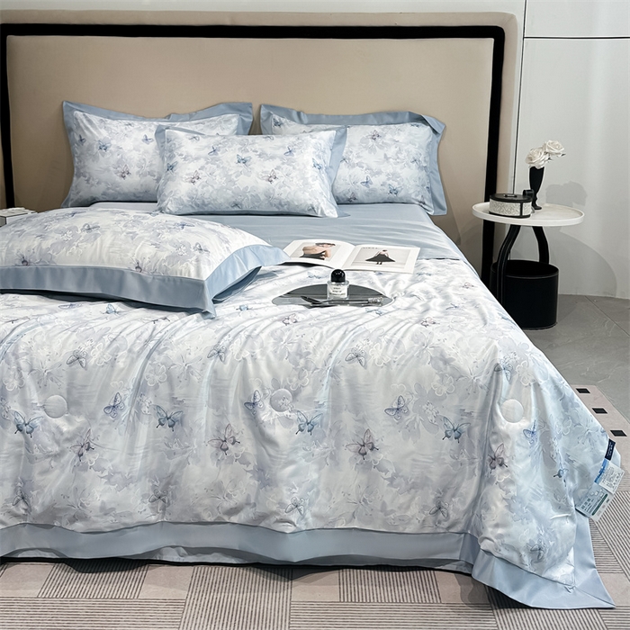 91家纺网 家纺一手货源 找家纺 笙意家纺 2025新款水洗冰丝数码印花拼角宽边夏被 古韵蝶音