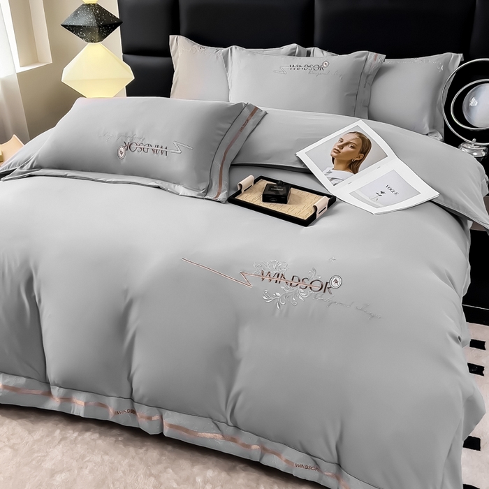 91家纺网 家纺一手货源 找家纺 曲之慕 2025新品四季款高端刺绣四件套简约可水洗轻奢纯色刺绣四件套 蒂尔高级灰