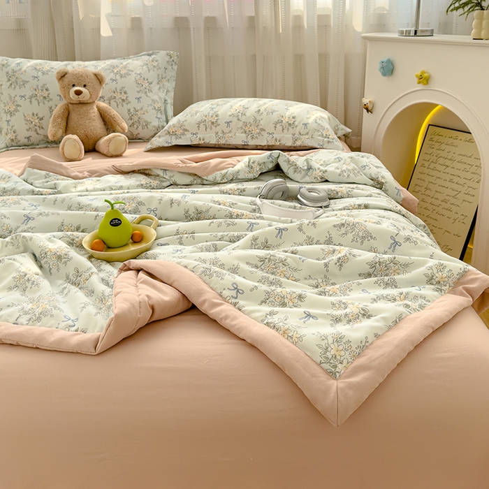 91家纺网 家纺一手货源 找家纺 芯恋家居 2025新款针织棉双层纱夏被夏被四件套 春日宴