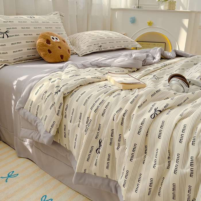 91家纺网 家纺一手货源 找家纺 芯恋家居 2025新款针织棉双层纱夏被夏被四件套 简约蝴蝶结