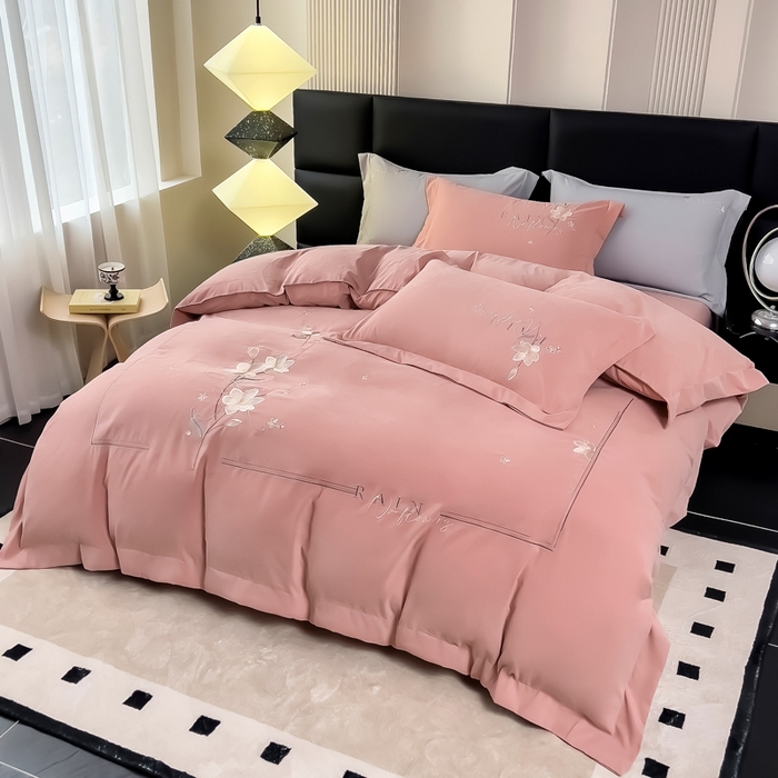 91家纺网 家纺一手货源 找家纺 曲之慕 2025新品四季款高端刺绣四件套简约可水洗轻奢纯色刺绣四件套 流光仙女粉