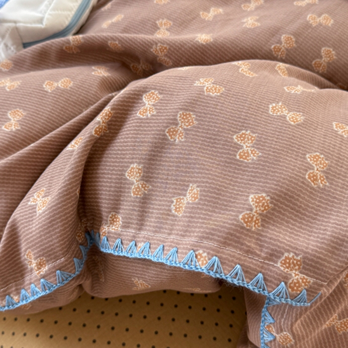 91家纺网 家纺一手货源 找家纺 金丝鸟家纺 2025新款全棉双层纱贝壳边四件套花卉系列 糖果球